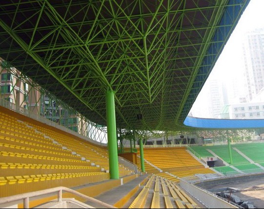 兴化体育场看台网架工程